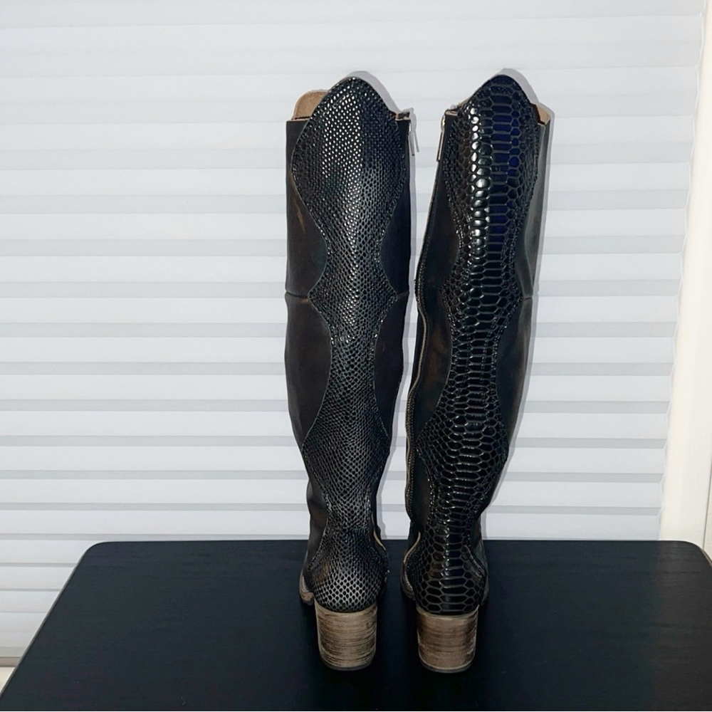 FREEBIRD Calgary Black Leather Knee-High Boots - Picture 6 of 10